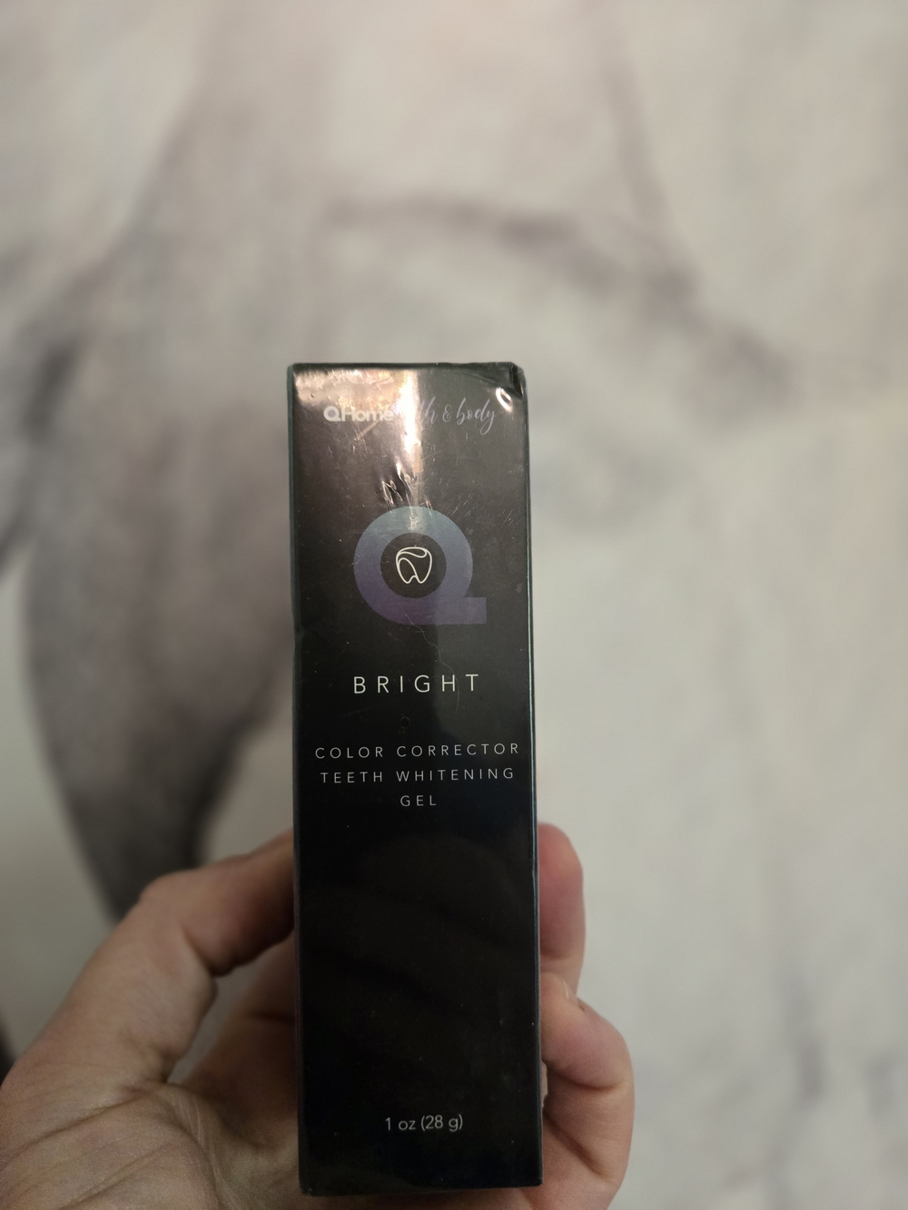 Q BRIGHT Color Corrector Teeth Whitening Gel - Black Packaging